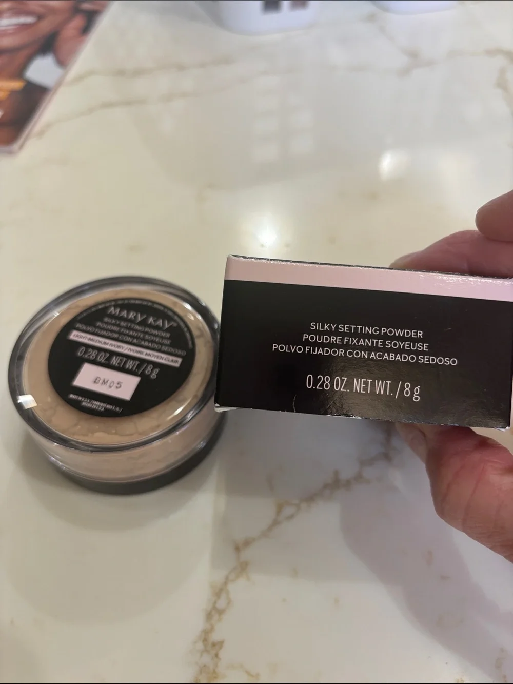 Mary Kay Compact NWT Light - Medium Ivory